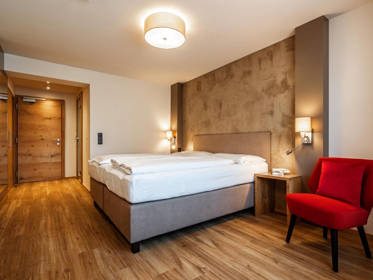 Stadthotel Eggerbraeu Imst Exterior foto