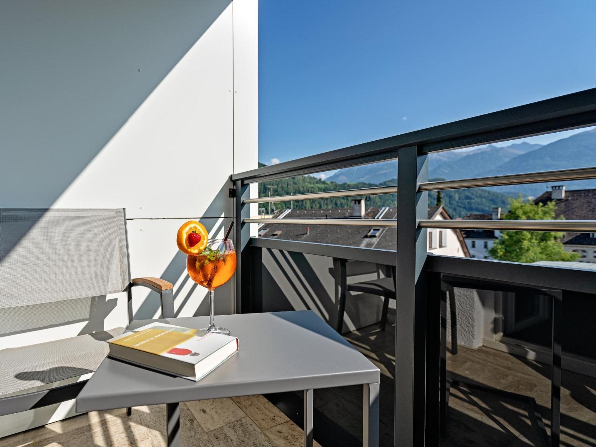 Stadthotel Eggerbraeu Imst Exterior foto