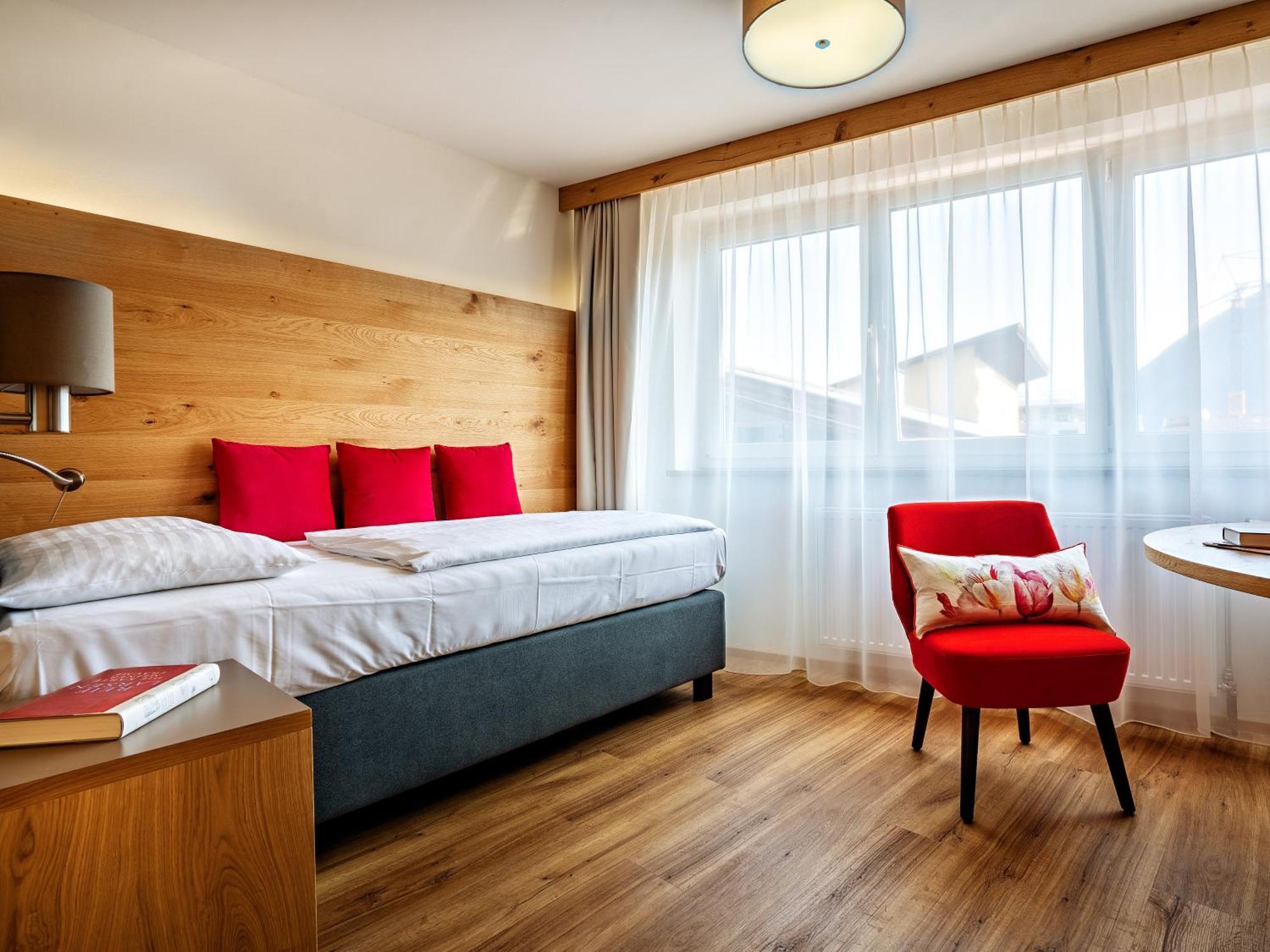 Stadthotel Eggerbraeu Imst Exterior foto